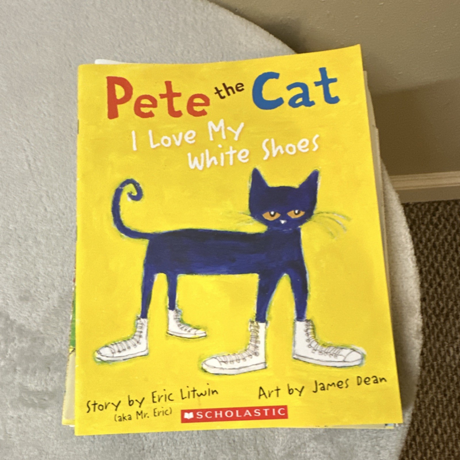 Scholastic Paperback book lot of 11. Incl Pete the cat. Illustrated Ages 4-8
